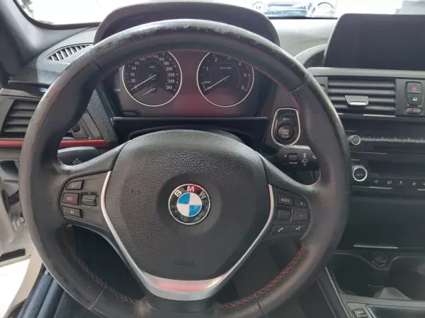 BMW 116 2013 - 11900 EUR, 218000 km - AUTO.MOTO.pt - 218000km - foto 9 de 18