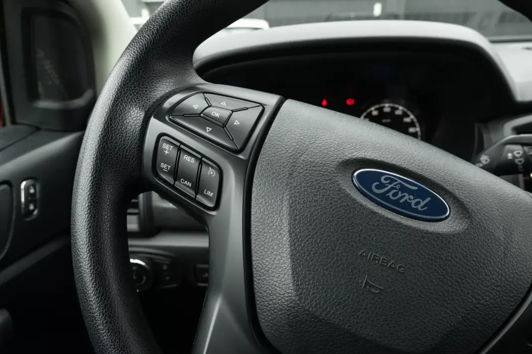 Ford Ranger 2023 - 29999 EUR, 48000 km - AUTO.MOTO.pt - 48000km - foto 19 de 25