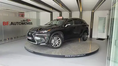 Lexus NX 300h 2018 - 31900 EUR, 78634 km - AUTO.MOTO.pt - 78634km - foto 2 de 65