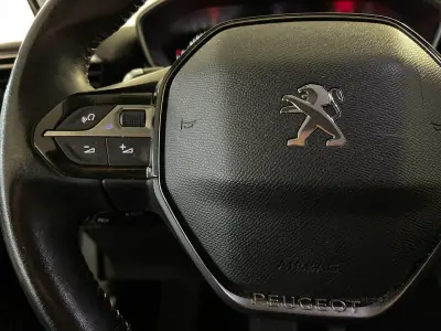 Peugeot 2008 2021 - 16950 EUR, 182000 km - AUTO.MOTO.pt - 182000km - foto 17 de 32