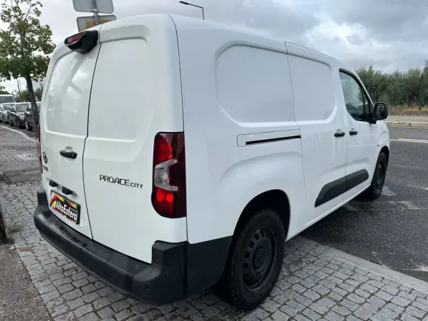 Toyota Proace City Verso 2020 - 18900 EUR, 110765 km - 110765km - foto 7 de 31