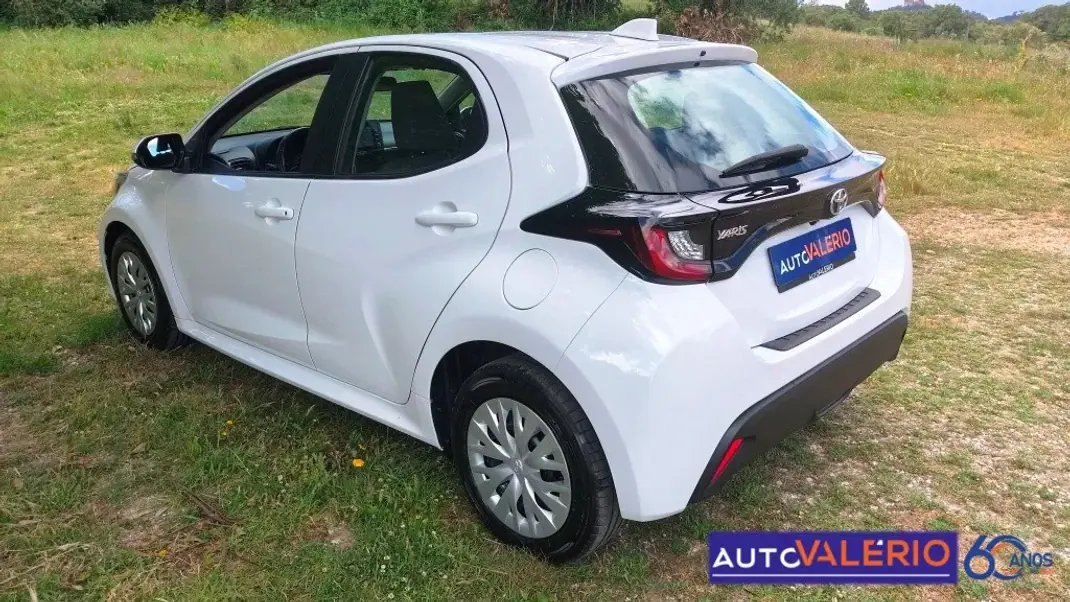 Toyota Yaris 2022 - 17950 EUR, 91774 km - AUTO.MOTO.pt - 91774km - foto 3 de 33