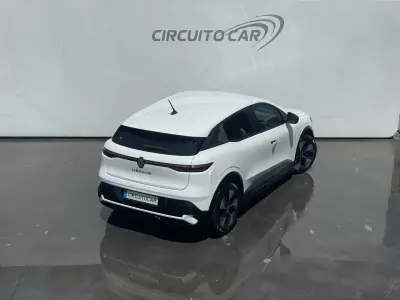 Renault Mégane E-Tech 2022 - 23900 EUR, 75483 km - AUTO.MOTO.pt - 75483km - foto 10 de 30