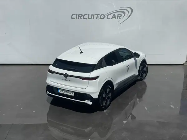 Renault Mégane E-Tech 2022 - 23900 EUR, 75483 km - AUTO.MOTO.pt - 75483km - foto 10 de 30