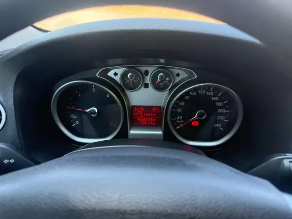 Ford Focus SW 2009 - 5990 EUR, 166000 km - AUTO.MOTO.pt - 166000km - foto 18 de 25