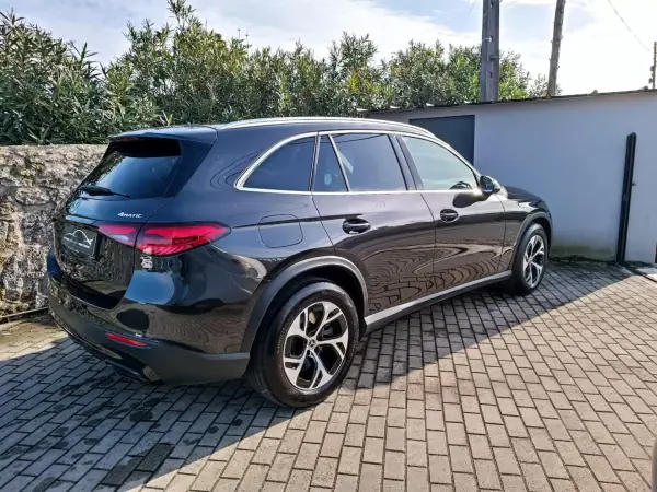 Mercedes-Benz GLC 300 2023 - 59999 EUR, 21000 km - AUTO.MOTO.pt - 21000km - foto 6 de 19