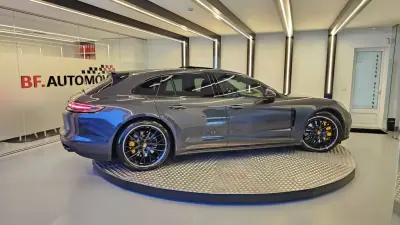 Porsche Panamera Sport Turismo 2018 - 71900 EUR, 135500 km - AUTO.MOTO.pt - 135500km - foto 5 de 49