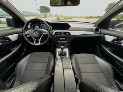 Mercedes-Benz C 180 2012 - 14950 EUR, 285000 km - AUTO.MOTO.pt - 285000km - foto 13 de 20