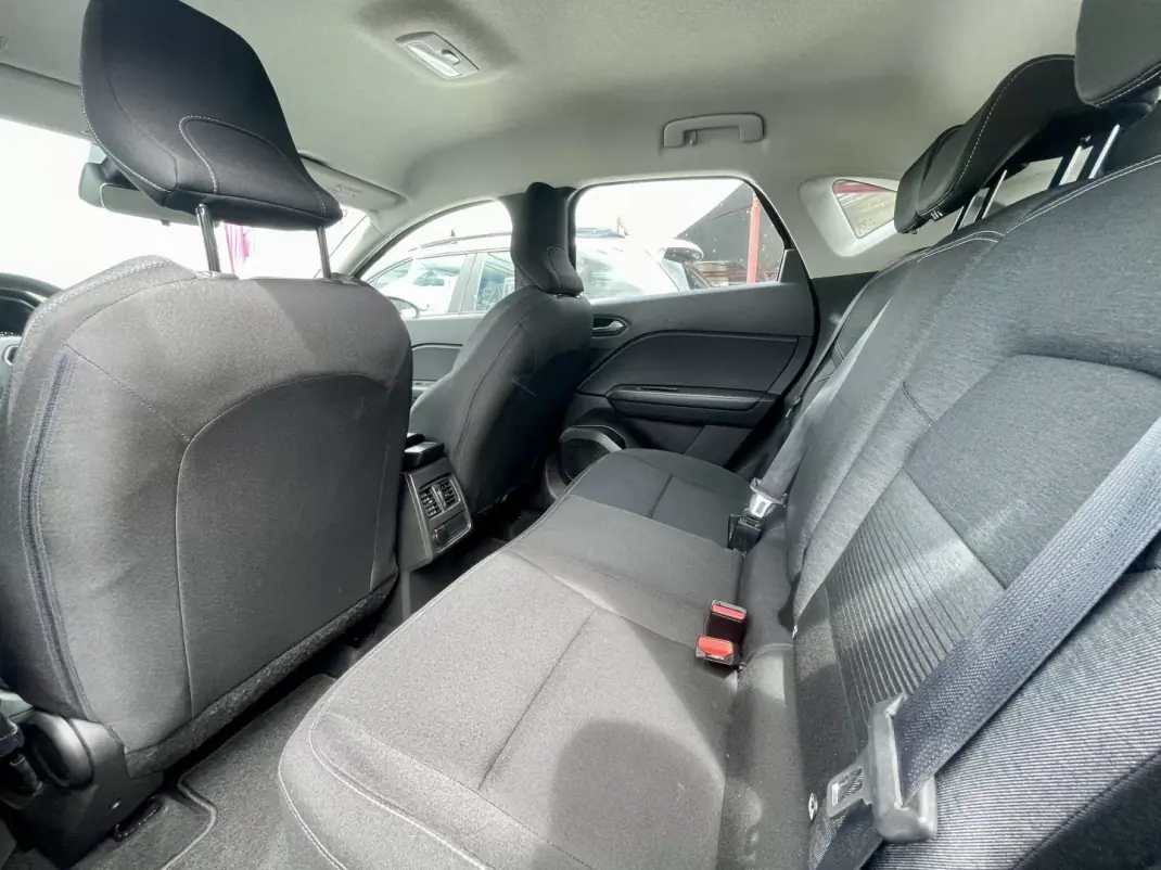 Renault Captur 2020 - 15750 EUR, 92616 km - AUTO.MOTO.pt - 92616km - foto 20 de 27