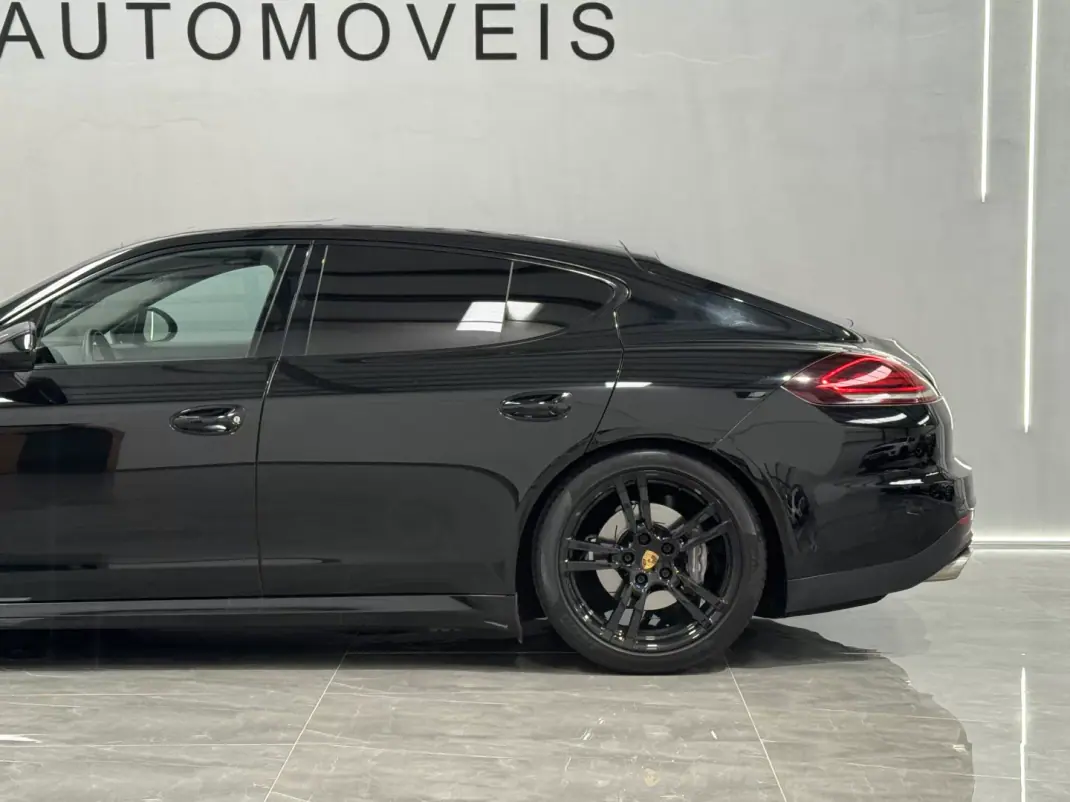 Porsche Panamera 2015 - 33990 EUR, 247000 km - AUTO.MOTO.pt - 247000km - foto 6 de 44