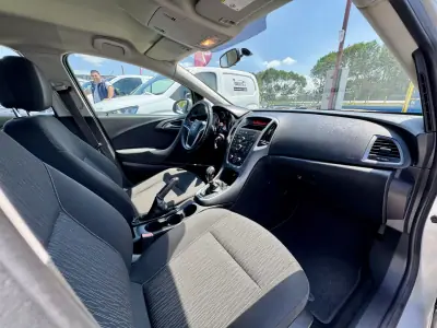 Opel Astra 2012 - 8950 EUR, 236176 km - AUTO.MOTO.pt - 236176km - foto 22 de 22