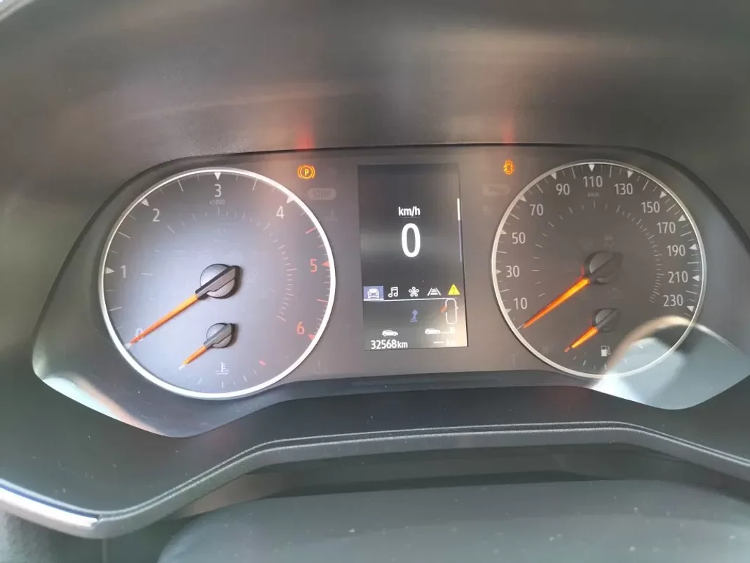 Renault Clio 2020 - 16250 EUR, 96000 km - AUTO.MOTO.pt - 96000km - foto 12 de 12