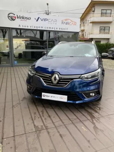 Renault Mégane Sport Tourer 2017 - 13900 EUR, 218321 km - AUTO.MOTO.pt - 218321km - foto 3 de 21