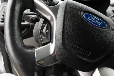 Ford Transit Connect 2020 - 15000 EUR, 147248 km - AUTO.MOTO.pt - 147248km - foto 18 de 20