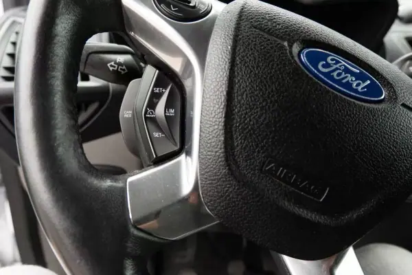 Ford Transit Connect 2020 - 15000 EUR, 147248 km - AUTO.MOTO.pt - 147248km - foto 18 de 20