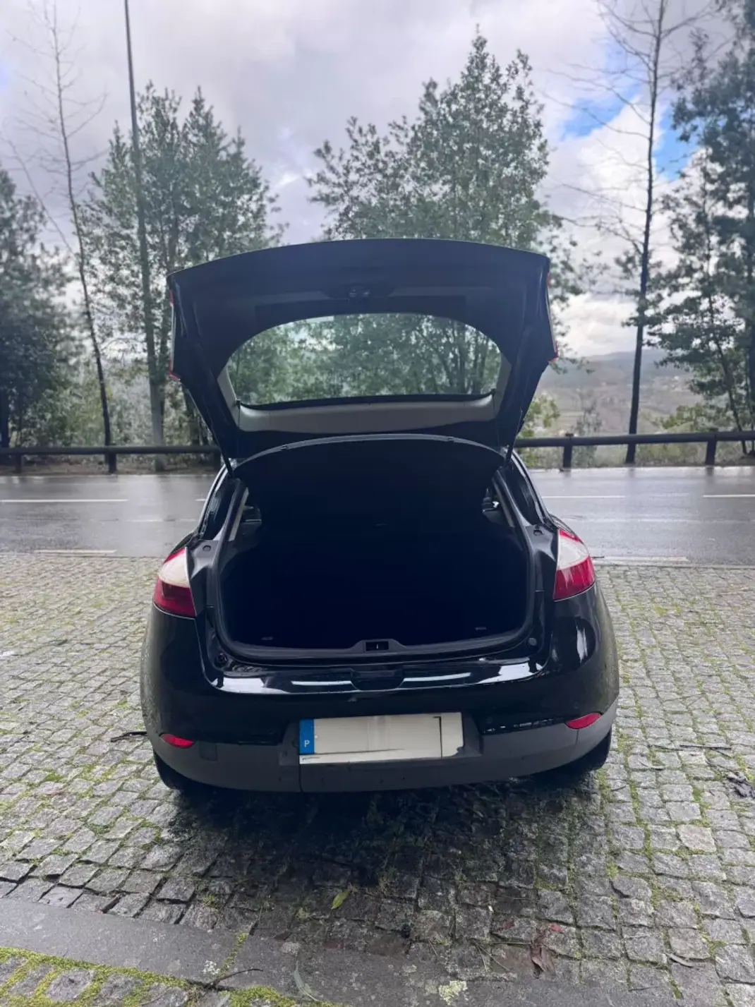 Renault Mégane 2014 - 9500 EUR, 146170 km - AUTO.MOTO.pt - 146170km - foto 18 de 19