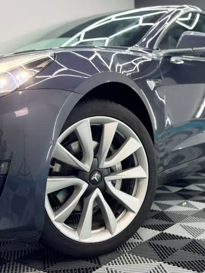 Tesla Model 3 2020 - 24500 EUR, 110500 km - AUTO.MOTO.pt - 110500km - foto 3 de 18