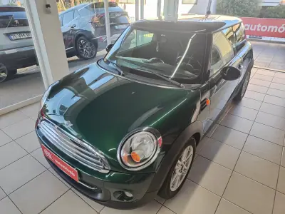 MINI Cooper 2012 — foto 6 de 33