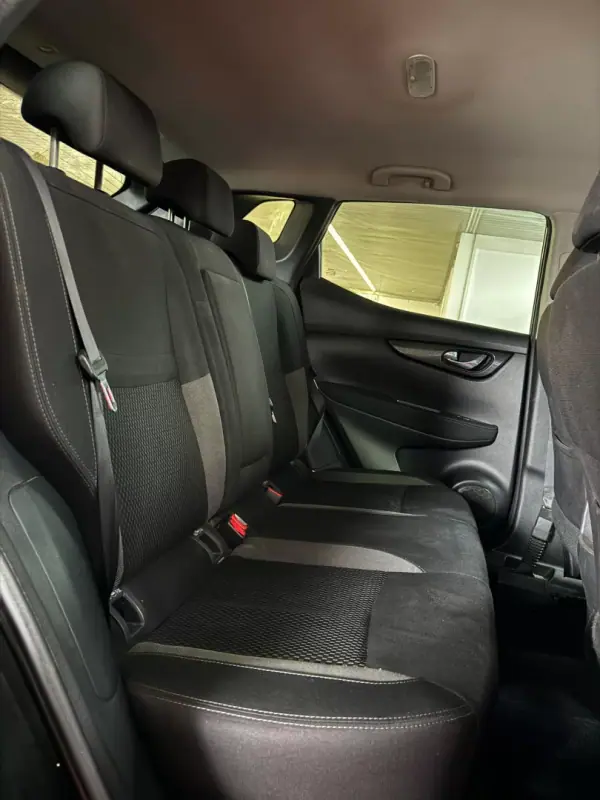 Nissan Qashqai 2018 - 14900 EUR, 136000 km - AUTO.MOTO.pt - 136000km - foto 9 de 9