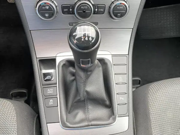 Volkswagen Passat Variant 2014 - 14500 EUR, 144381 km - AUTO.MOTO.pt - 144381km - foto 10 de 15
