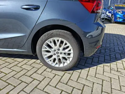 SEAT Ibiza 2024 - 18500 EUR, 17900 km - AUTO.MOTO.pt - 17900km - foto 9 de 33