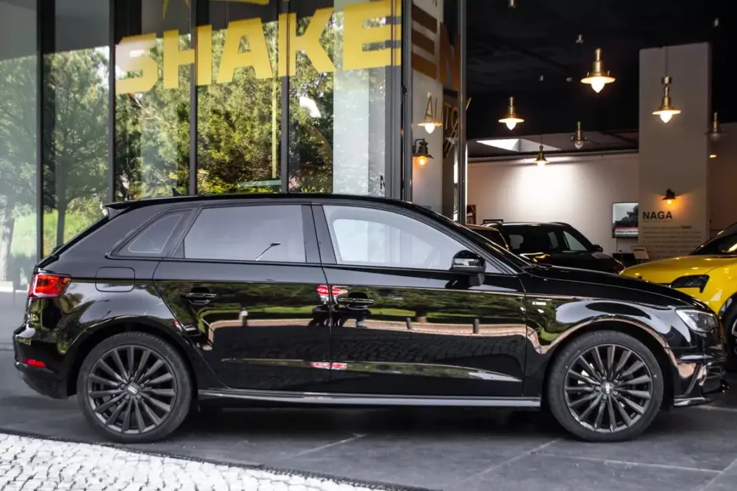 Audi A3 Sportback 2015 - 13490 EUR, 252393 km - AUTO.MOTO.pt - 252393km - foto 5 de 34