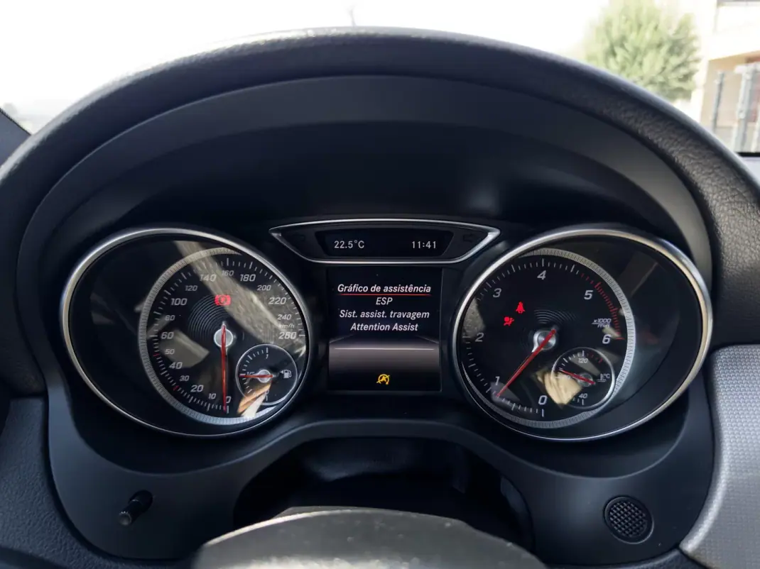 Mercedes-Benz CLA 180 2018 - 17990 EUR, 139000 km - 139000km - foto 29 de 42