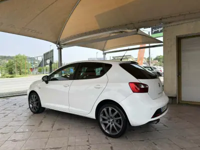 SEAT Ibiza 2013 - 9950 EUR, 120356 km - AUTO.MOTO.pt - 120356km - foto 6 de 29
