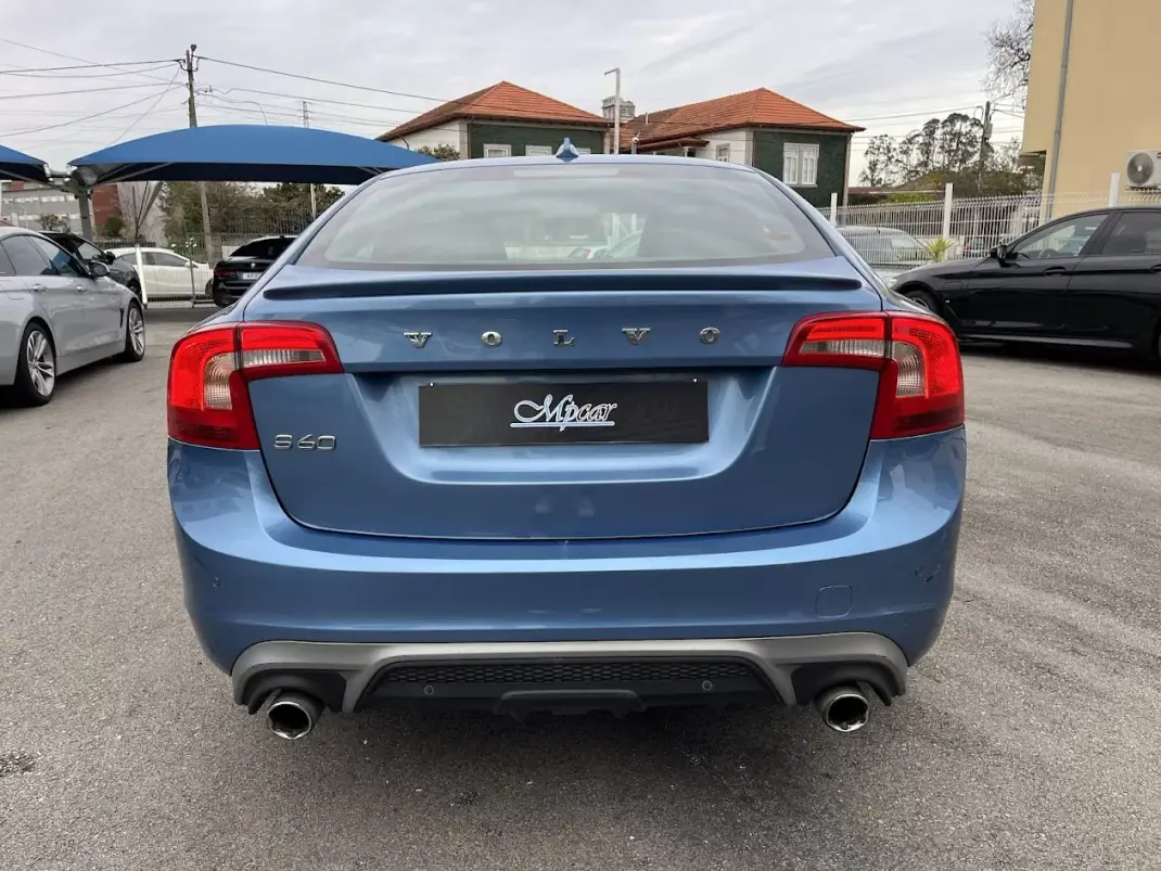 Volvo S60 2015 - 11950 EUR, 225000 km - AUTO.MOTO.pt - 225000km - foto 6 de 53