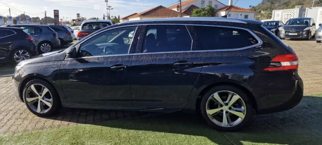 Peugeot 308 SW 2020 - 15900 EUR, 171000 km - AUTO.MOTO.pt - 171000km - foto 4 de 9