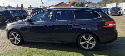 Peugeot 308 SW 2020 - 15900 EUR, 171000 km - AUTO.MOTO.pt - 171000km - foto 4 de 9