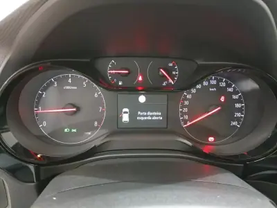 Opel Corsa 2021 - 13499 EUR, 96121 km - AUTO.MOTO.pt - 96121km - foto 17 de 21