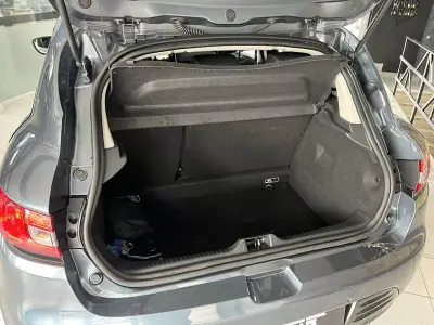 Renault Clio 2019 - 10800 EUR, 122674 km - AUTO.MOTO.pt - 122674km - foto 22 de 22