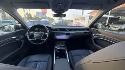 Audi e-tron 2019 - 27990 EUR, 99000 km - AUTO.MOTO.pt - 99000km - foto 15 de 33