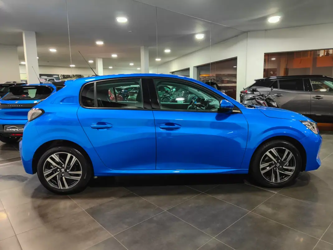 Peugeot 208 2019 - 14500 EUR, 90000 km - AUTO.MOTO.pt - 90000km - foto 10 de 60