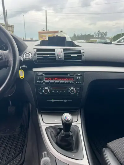 BMW 116 2011 - 14000 EUR, 184987 km - AUTO.MOTO.pt - 184987km - foto 25 de 26