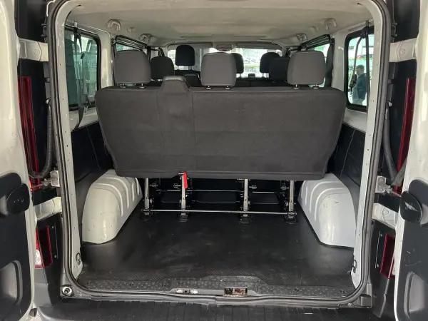 Opel Vivaro 2018 - 22600 EUR, 131722 km - AUTO.MOTO.pt - 131722km - foto 24 de 24
