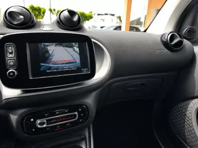 Smart ForTwo Coupé 2017 - 9990 EUR, 88000 km - AUTO.MOTO.pt - 88000km - foto 8 de 10