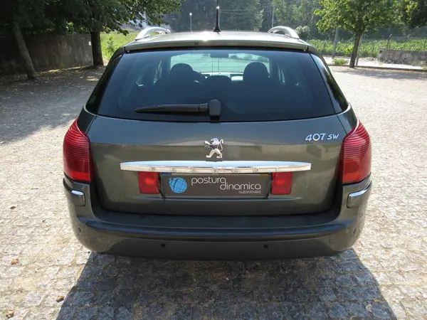 Peugeot 407 SW 2008 - 3999 EUR, 218000 km - AUTO.MOTO.pt - 218000km - foto 5 de 16