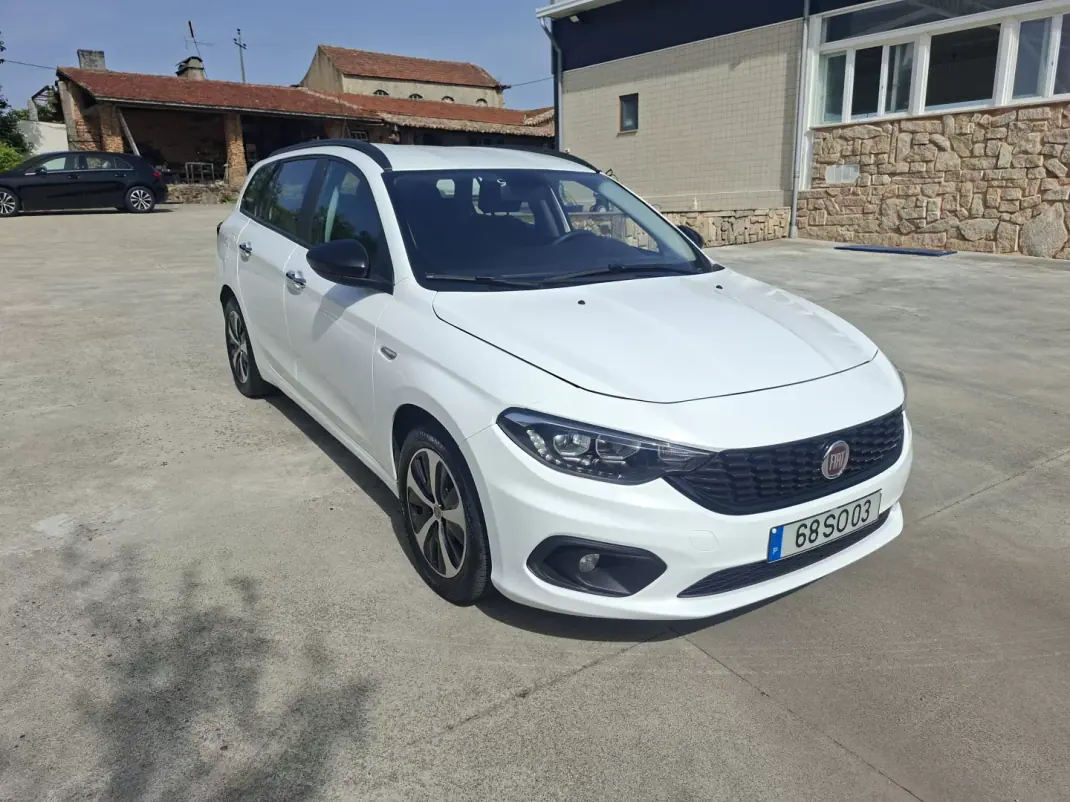 Fiat Tipo Station Wagon 2017 - 9980 EUR, 170000 km - AUTO.MOTO.pt - 170000km - foto 19 de 21