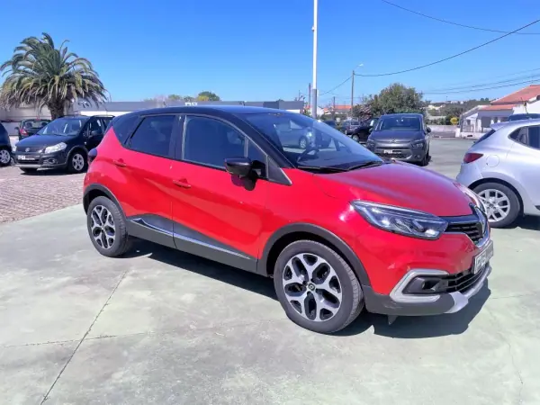 Renault Captur 2019 - 19250 EUR, 86490 km - AUTO.MOTO.pt - 86490km - foto 7 de 10