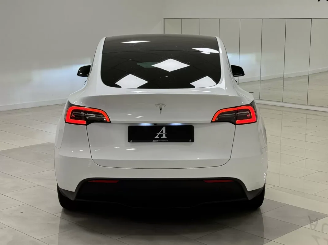 Tesla Model Y 2022 - 34890 EUR, 49800 km - AUTO.MOTO.pt - 49800km - foto 5 de 32