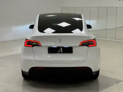 Tesla Model Y 2022 - 34890 EUR, 49800 km - AUTO.MOTO.pt - 49800km - foto 5 de 32