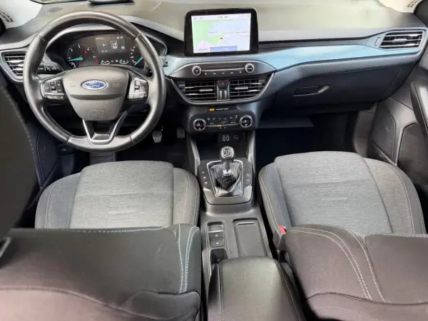 Ford Focus SW 2022 - 15999 EUR, 101021 km - AUTO.MOTO.pt - 101021km - foto 16 de 34