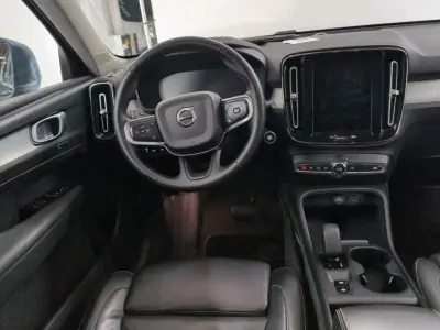 Volvo XC 40 2022 - 28990 EUR, 86024 km - AUTO.MOTO.pt - 86024km - foto 5 de 10