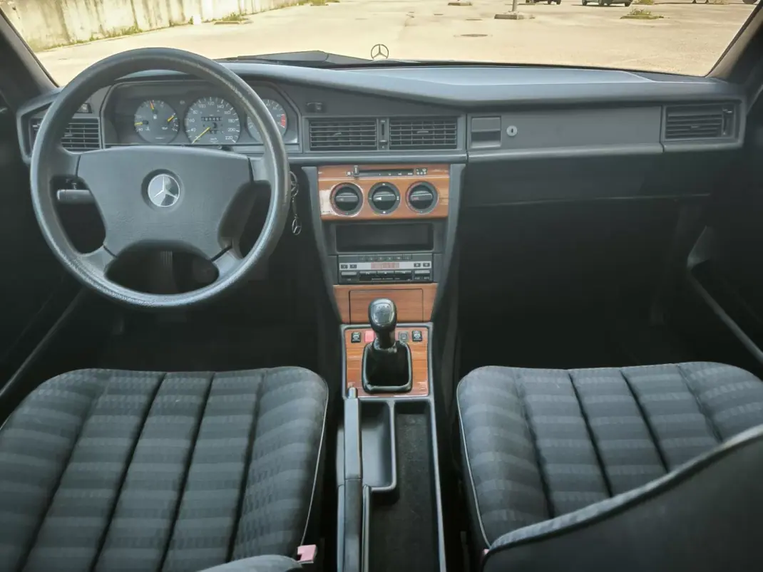 Mercedes-Benz 1993 - 9950 EUR, 89439 km - AUTO.MOTO.pt - 89439km - foto 6 de 60