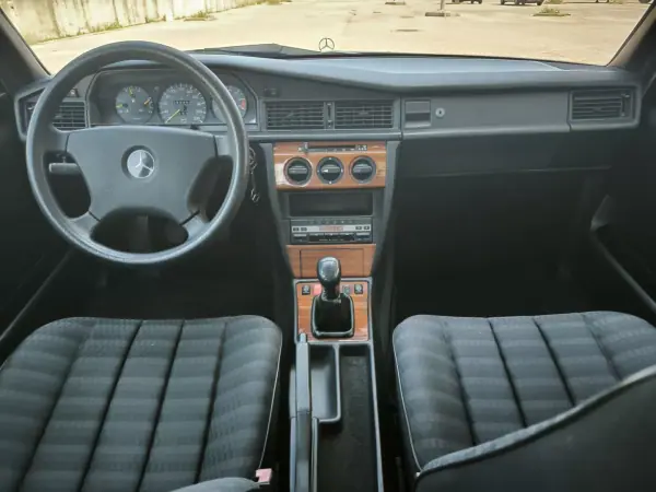 Mercedes-Benz 1993 - 9950 EUR, 89439 km - AUTO.MOTO.pt - 89439km - foto 6 de 60