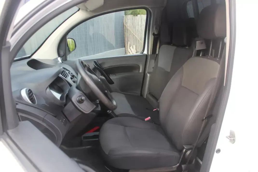 Renault KANGOO 1.5DCI 3L C/IVA 2019 - 8902 EUR, 175000 km - AUTO.MOTO.pt - 175000km - foto 3 de 23