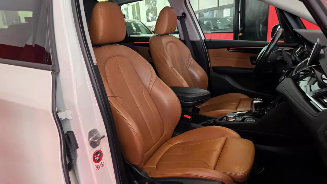 BMW 216 Active Tourer 2017 - 16990 EUR, 118407 km - AUTO.MOTO.pt - 118407km - foto 61 de 72