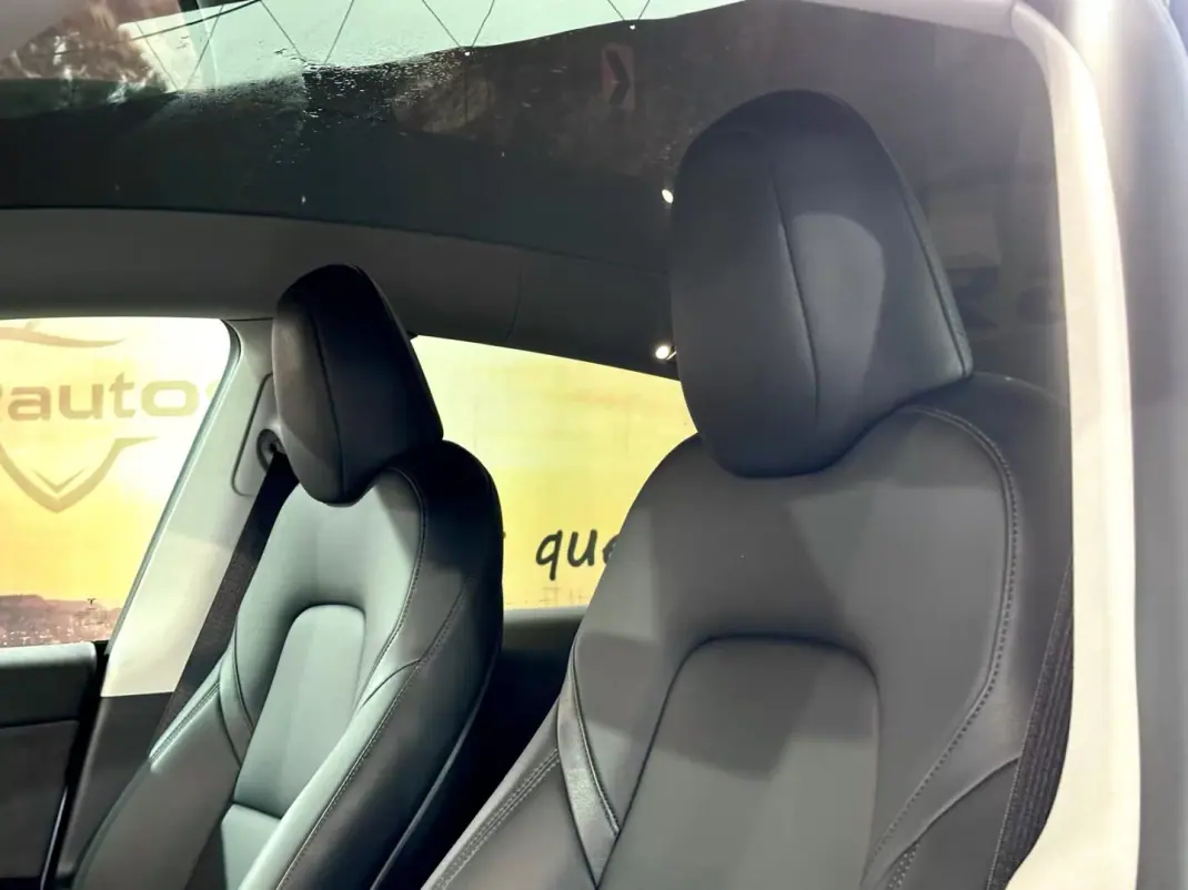 Tesla Model Y 2023 - 42900 EUR, 41470 km - AUTO.MOTO.pt - 41470km - foto 11 de 35